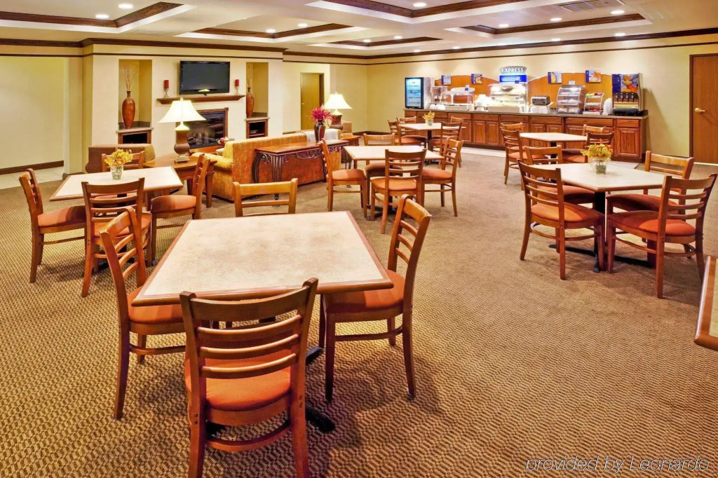 Holiday Inn Express & Suites Jacksonville by IHG