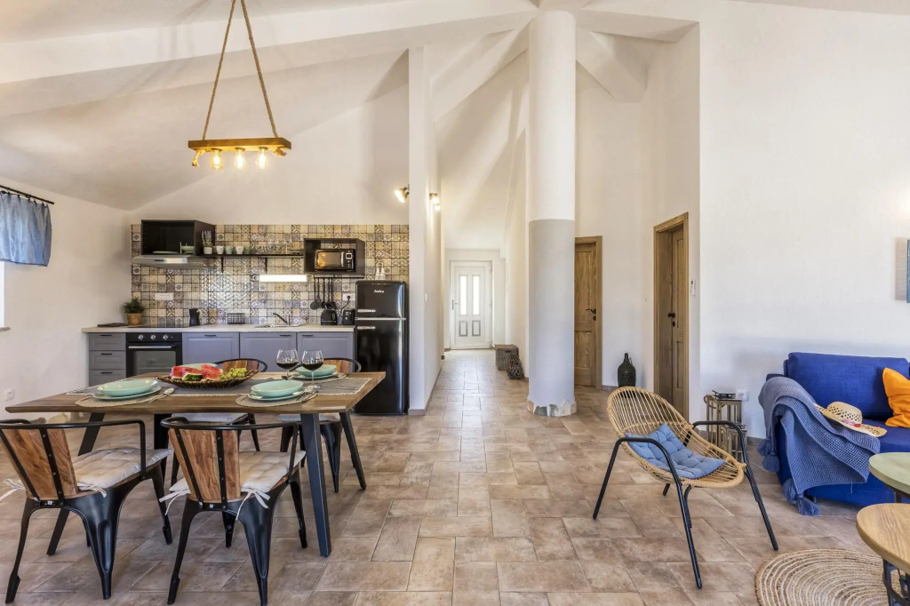 Heritage in Mirca with 2 bedrooms and 1 bathrooms