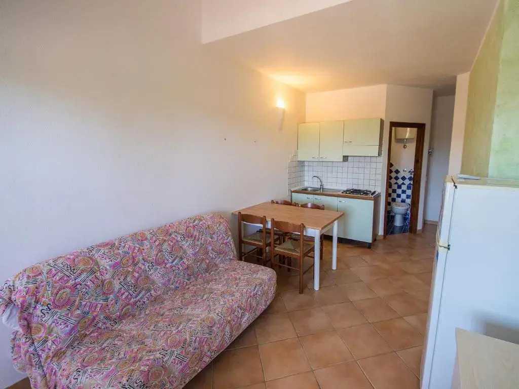 Bilocale con balcone 300 mt dal mare