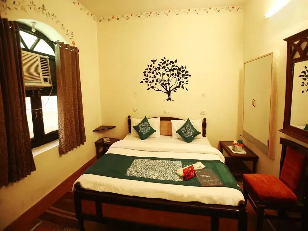 Vista Rooms at Indira Colony