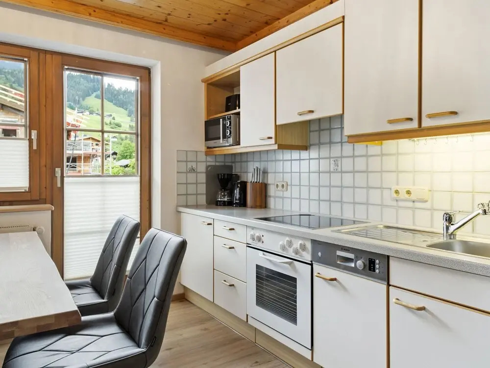 Alluring Apartment in Hollersbach im Pinzgau With Balcony