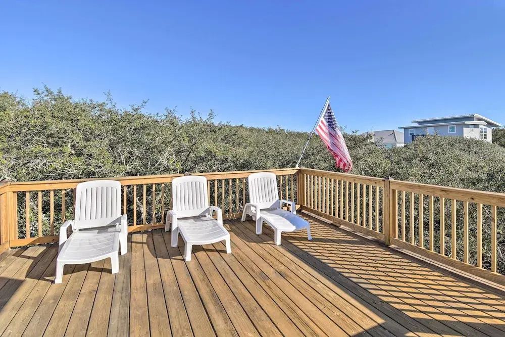 Gulf Shores Rental w/ Large Porch - Walk to Beach