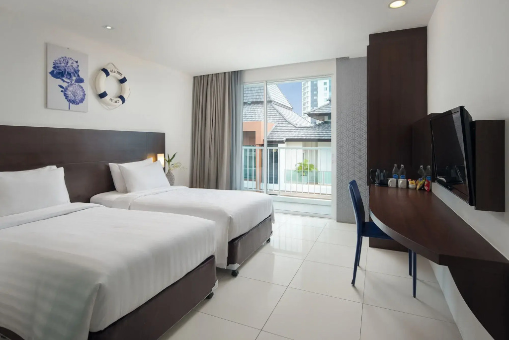 Rodina Beach Hotel