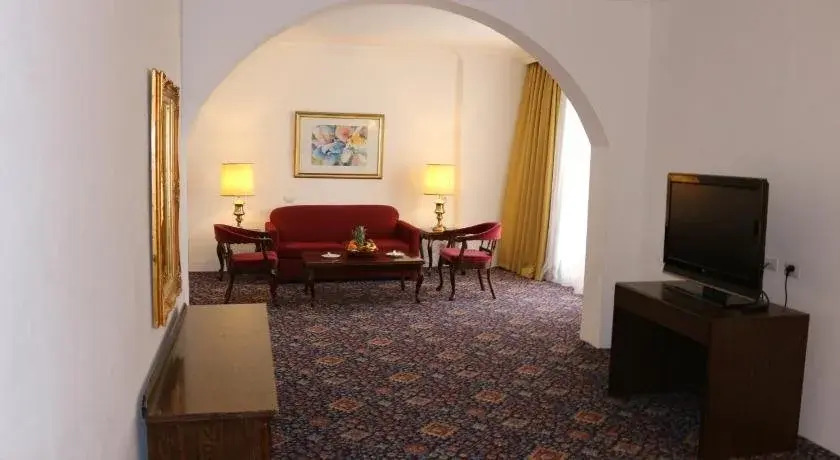 Grand View Hotel