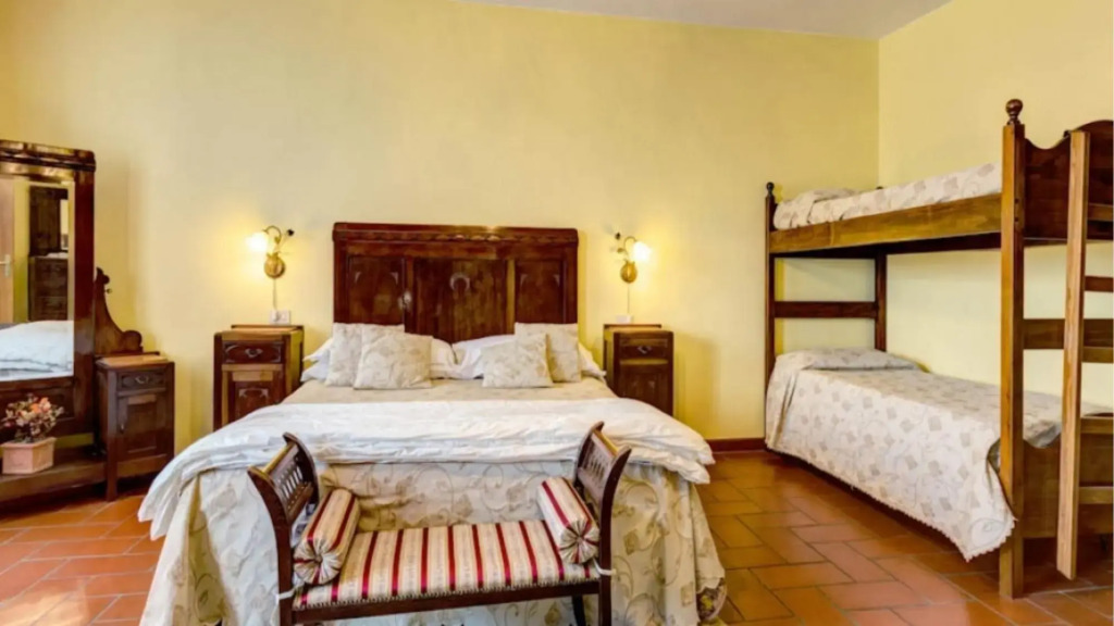 Indipendent Residence for 24 Guests Composed of 7 Apartaments Pool-fattoria GLI Ziri