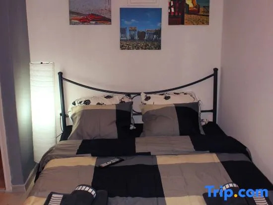 Amazing Studio Next 2 Center only 10 minutes