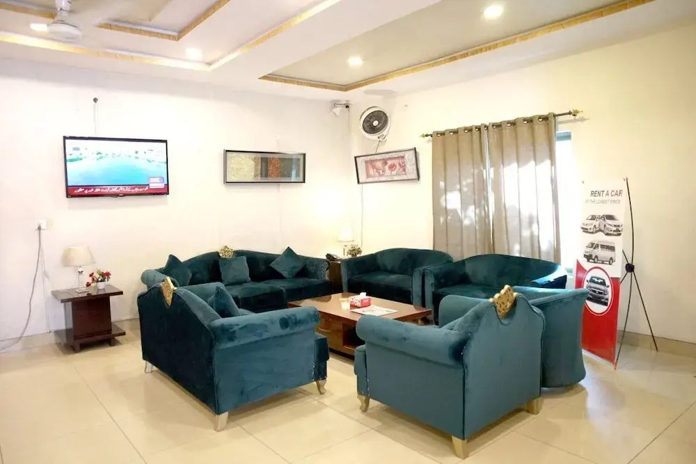 Royalton Inn Hotel - Gulberg