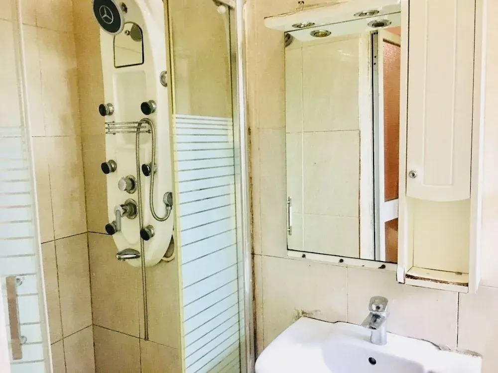 De'Bliss Gold Hotel & Suite