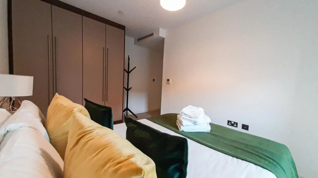 Luxurious One Bed w Balcony in Heart of Shoreditch