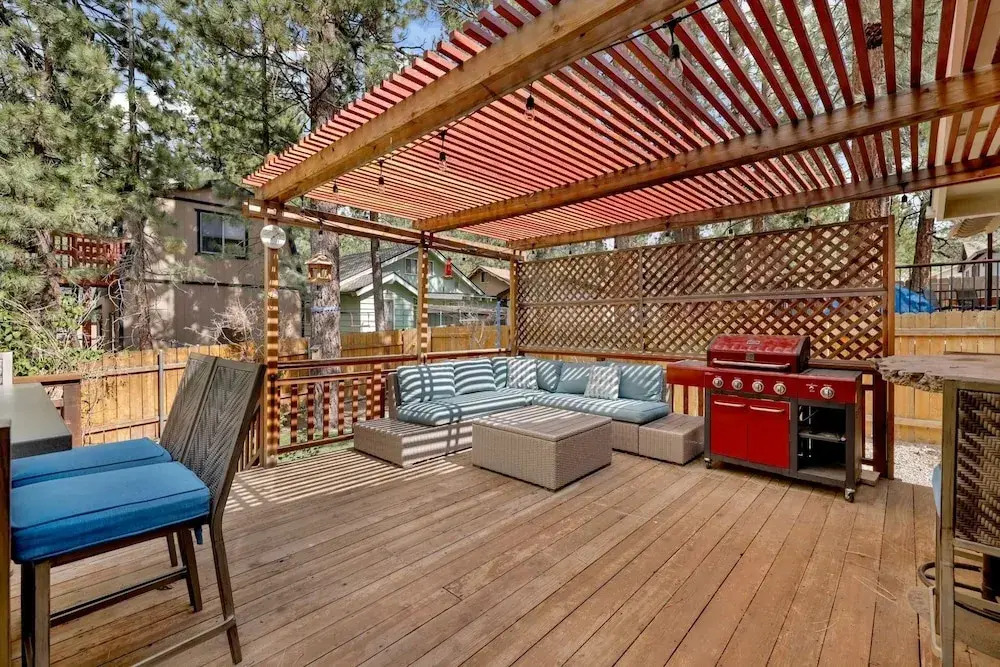2052-mt. Mickelson 4 Bedroom Home by RedAwning