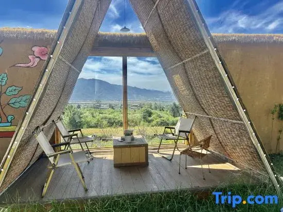 Listening to the wind · Courtyard Green Forest Rizhao Jinshan View Inn (Yulong Snow Mountain)