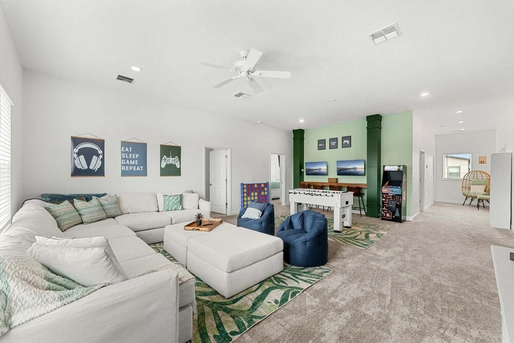 435 Strand Dr
