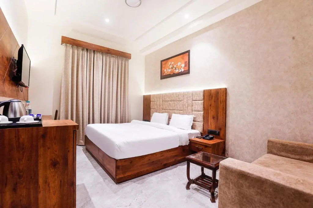 Hotel Taj Pearl