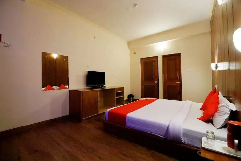 OYO 4838 Hotel The Valerian