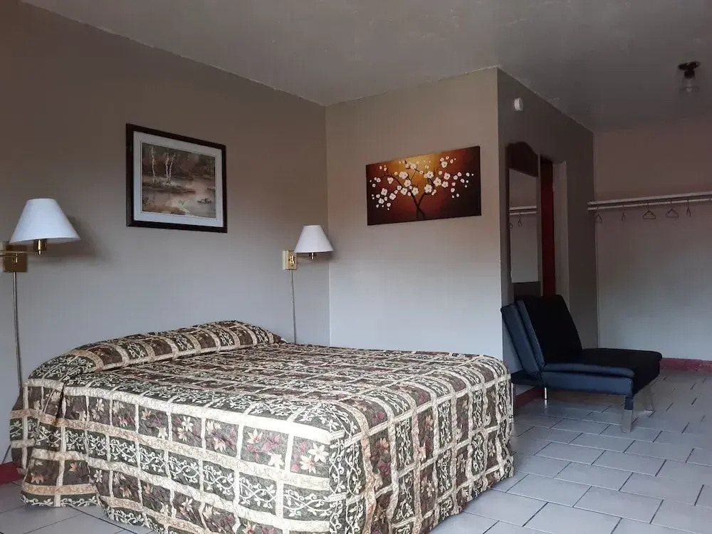 Longview Inn