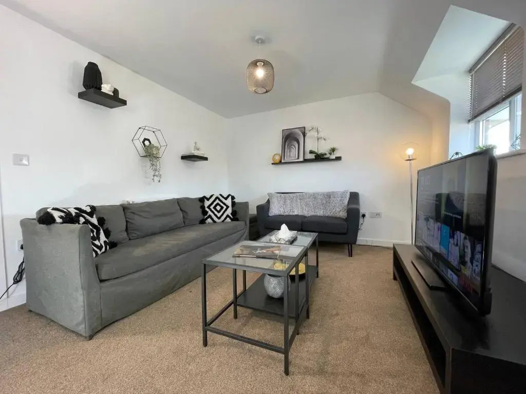 Lovely 2 bedroom apartment with free parking