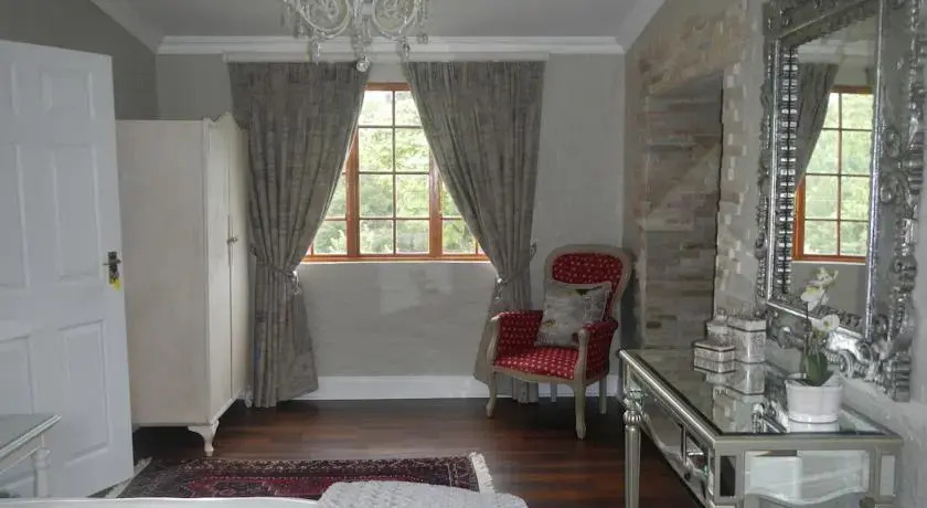 The Falls Cottages