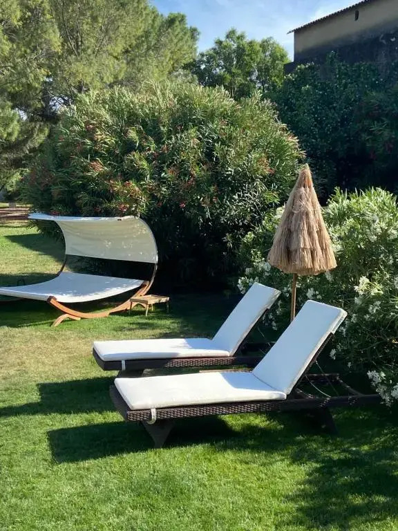 Le Patio, chambres d hôtes pour adultes en Camargue, possibilité de naturisme à la piscine