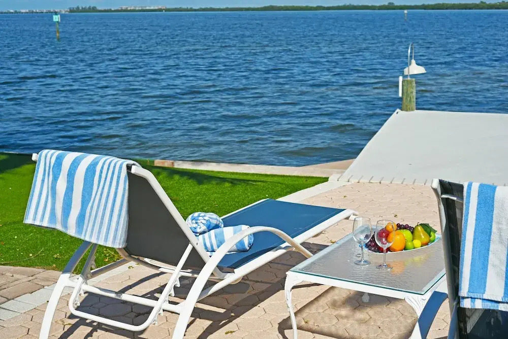 Ocean Sunrise Apartment 5
