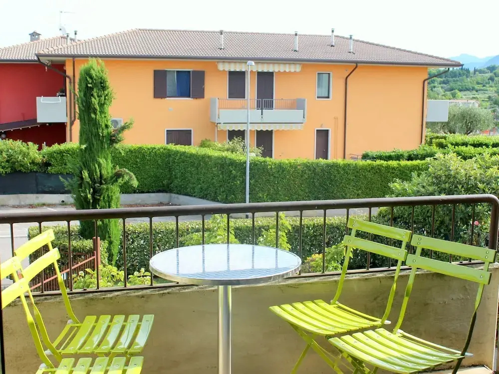 Newly Renovated Holiday Home With Scenic Hill-view