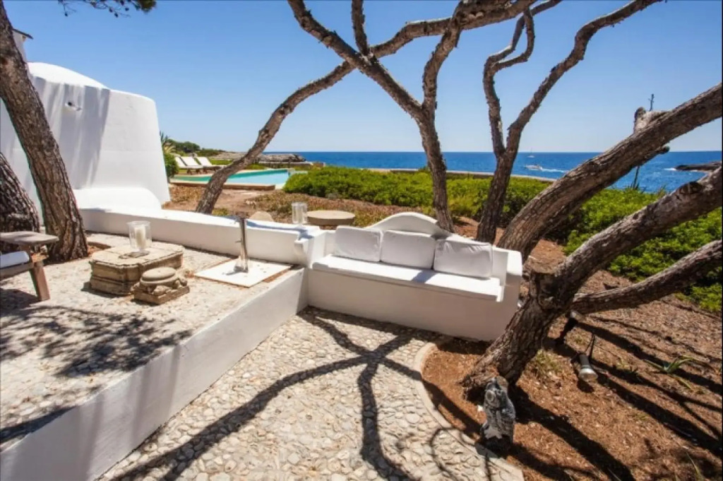 Villa Can Pirata . Seafront Villa For 10 People