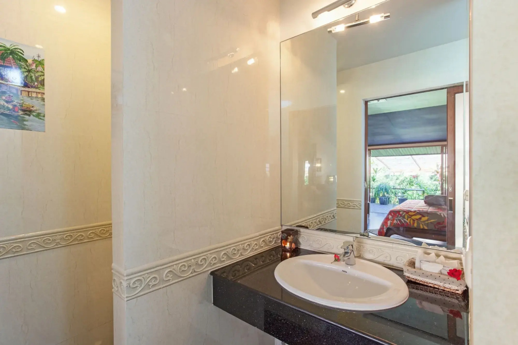 Tropica Bungalow Beach Hotel