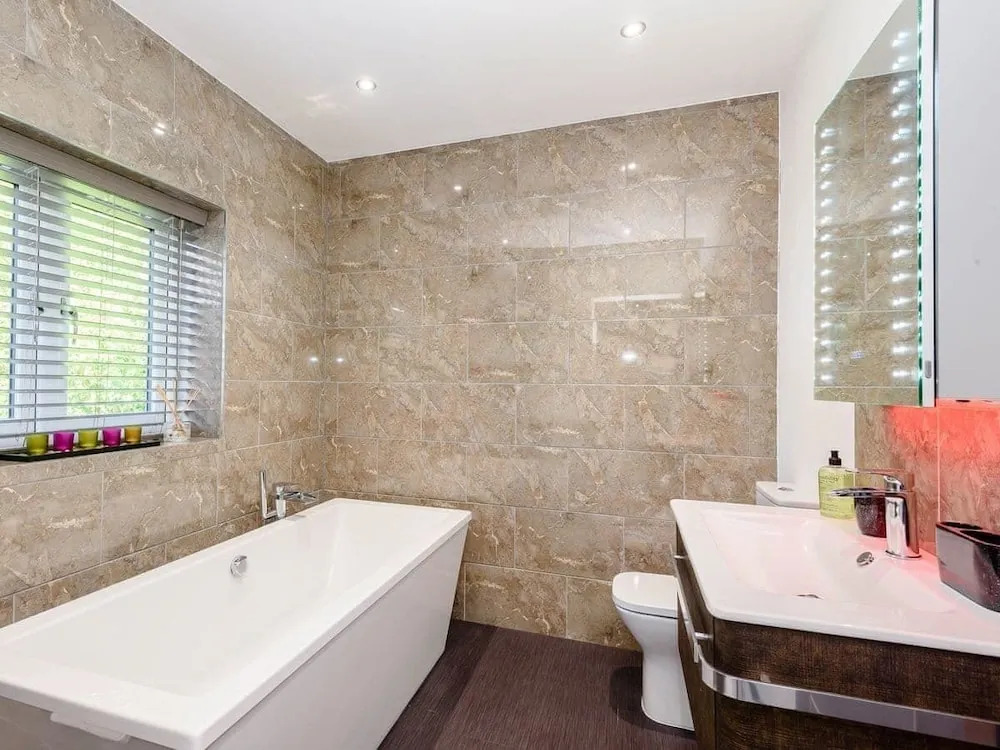 Kingfisher Lodge - 4 Bed Villa