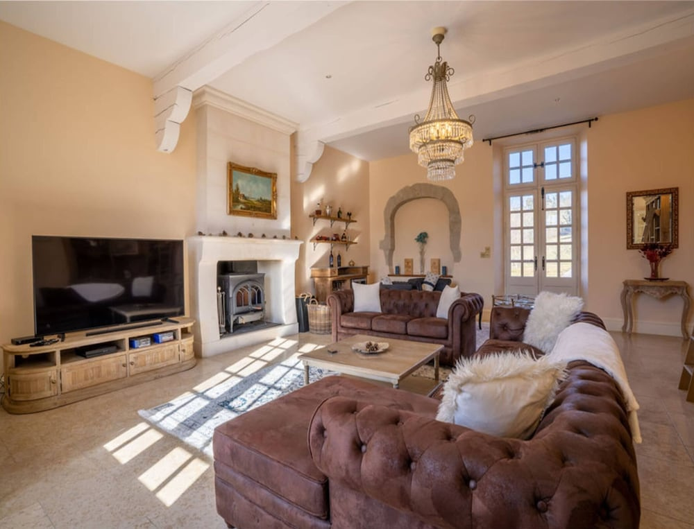 7-Bedroom Tarn Villa with Spa