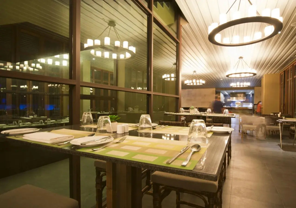 SUNSURI PHUKET Resort, Nai Harn Beach