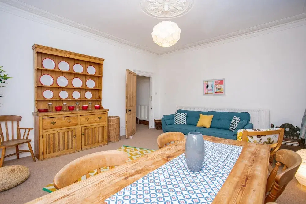 3 Bedroom Flat In Highbury
