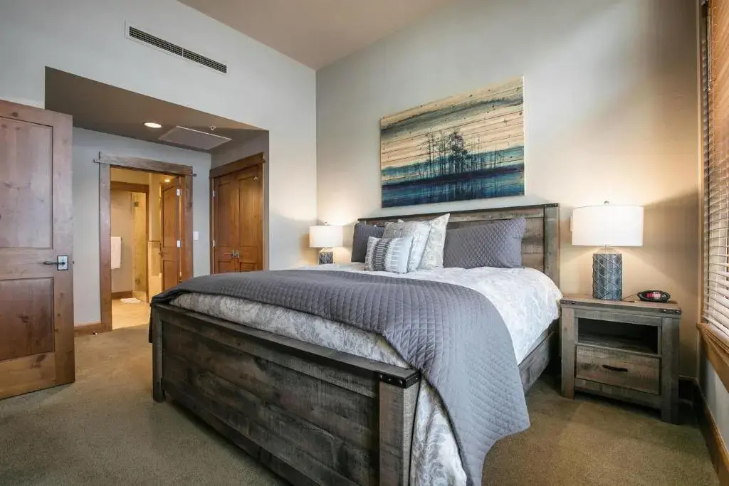 New Listing in the Heart of the Village at Northstar! Iron Horse South 106