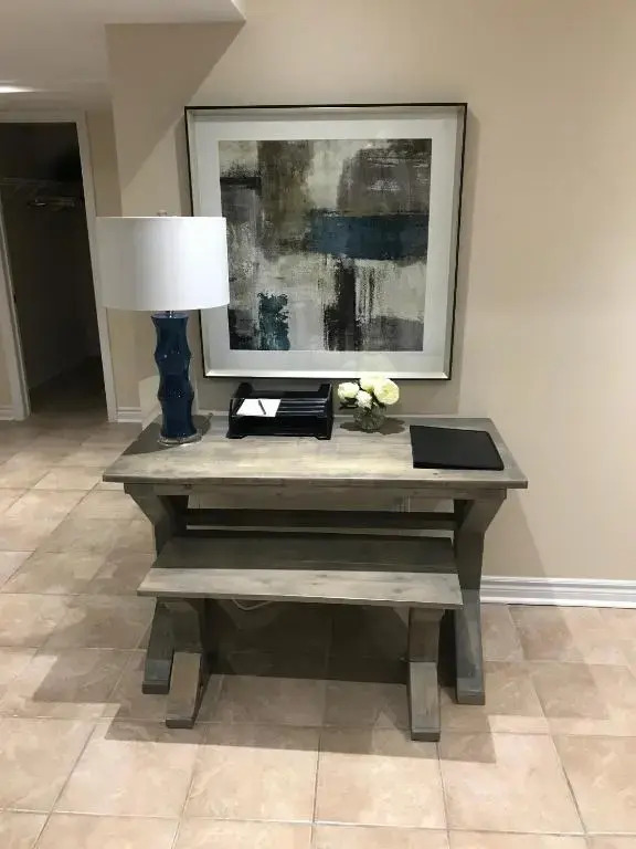 Beautiful 1 bedroom lower level apartment