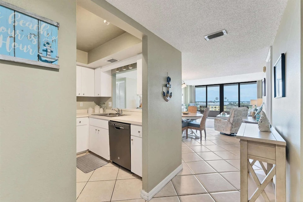 Anchorage Resort Top Floor 2 Bedroom Condo With Gulf Views 0896