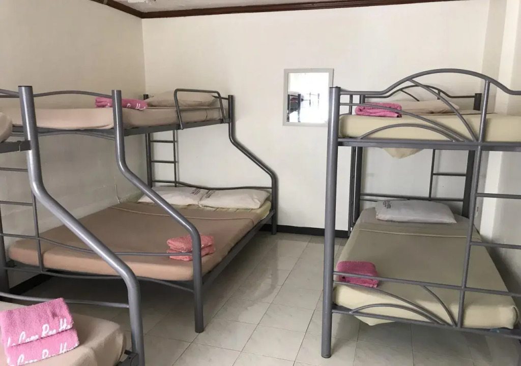 La Casa Roa Hostel