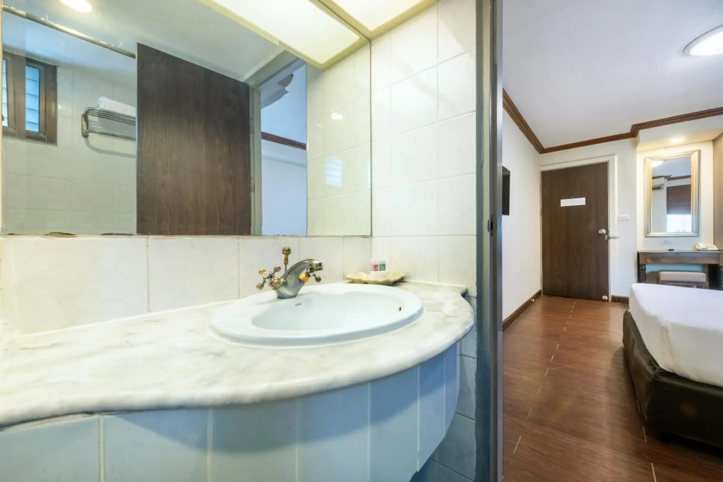Gidea Park Hotel