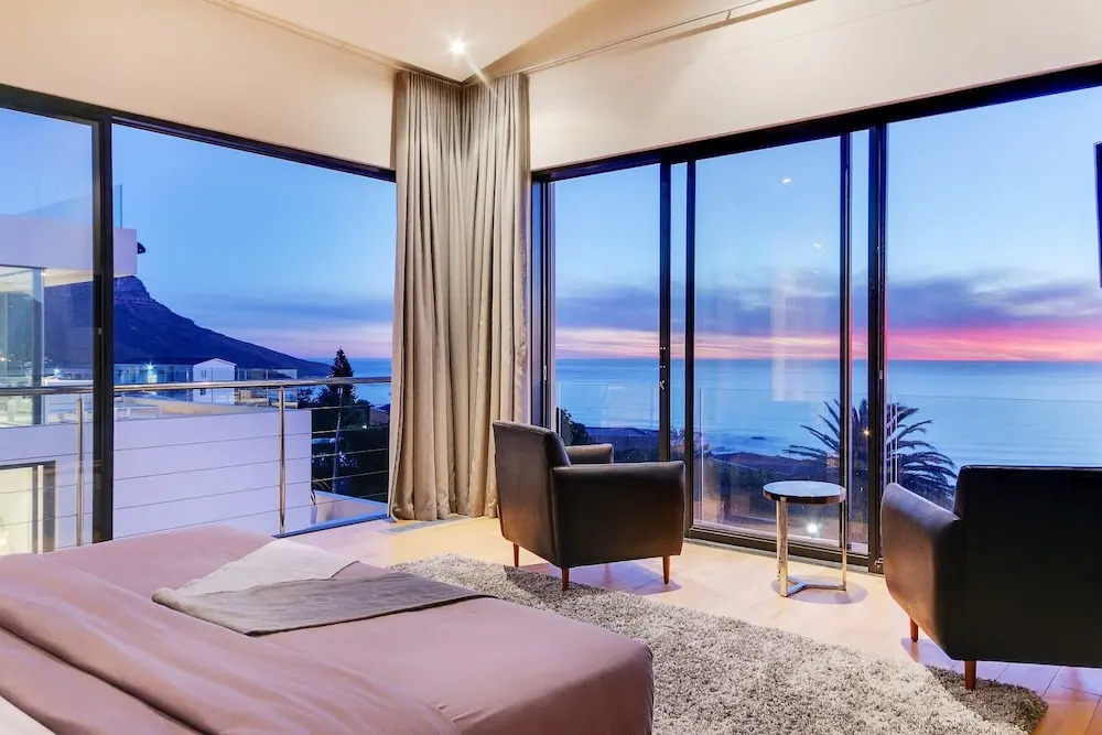 Spectacular Holiday Villa w Private Pool Gym Prima Views
