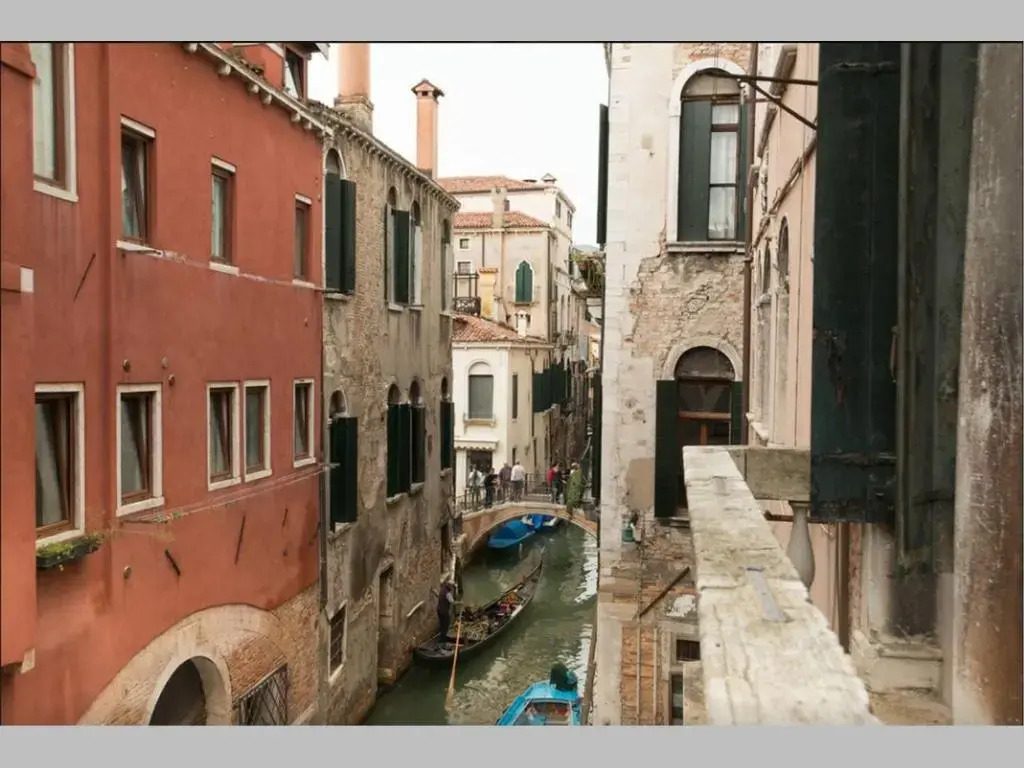 Balcone sul canale