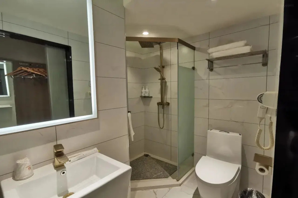 7 Days Inn (Guangzhou Jingxi Nanfang Hospital Tonghe Metro Station)