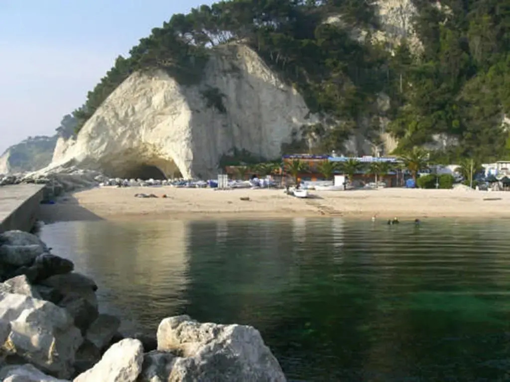Conero Camere