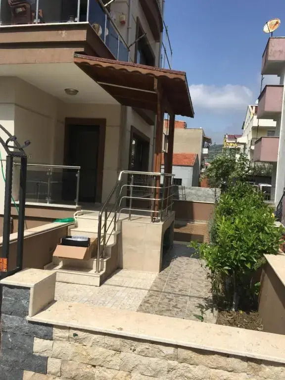 Çandarlı little sweet house