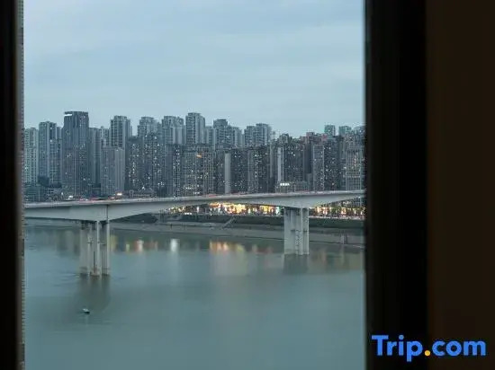 Xingpan River View Apartment (Jiefangbei Pedestrian Street)