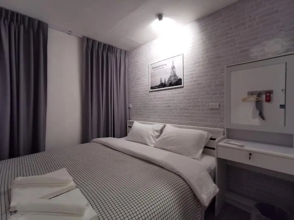 White House Hostel