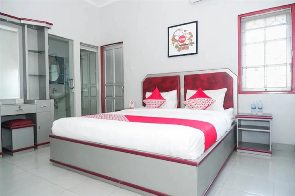 OYO 1284 Executive Residence