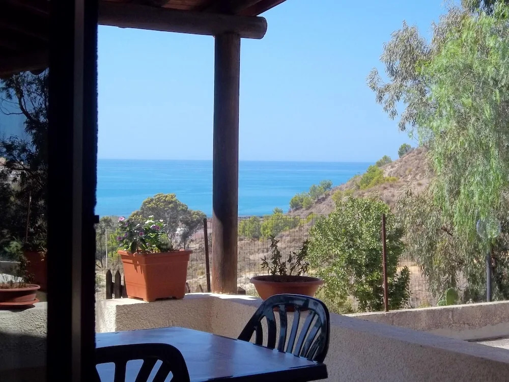 Apartment With 2 Bedrooms in Seccagrande, With Wonderful sea View, Terrace and Wifi - 900 m From the Beach