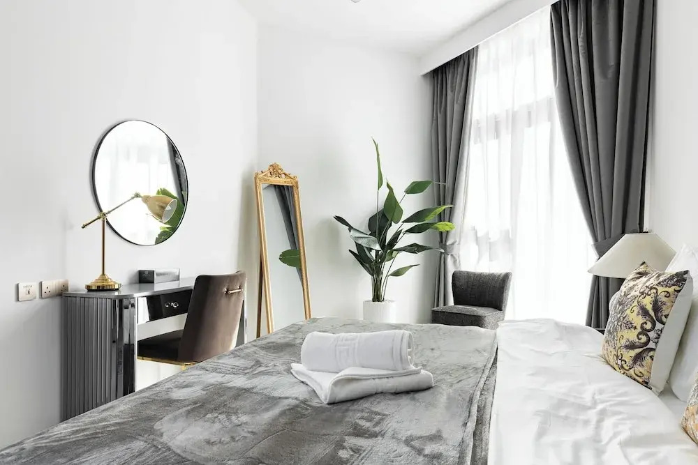 Simply Comfort Vacation Homes Rental in Missoni Top Floor with Sea, Canal and Burj Khalifa Views