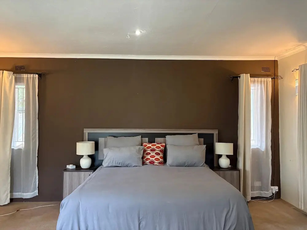 Double Bedroom In Mt Pleasant Heights - 2378