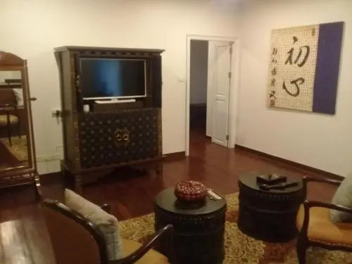 Samsen Suites Spacious 2BR Contemporary Thai Style