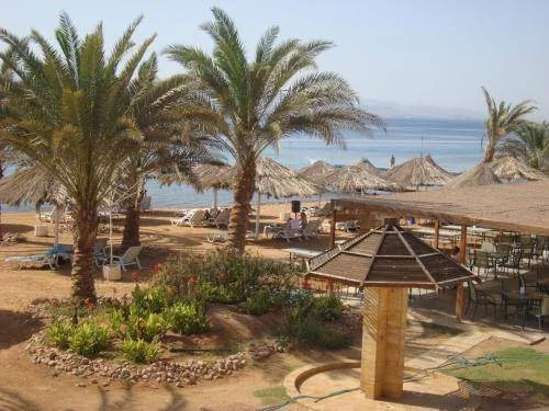Coral Bay Hotel