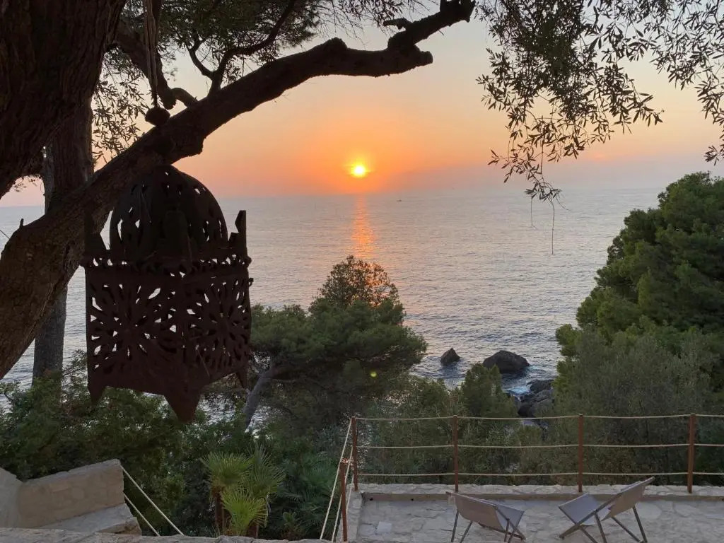 Maripins. Villa con jacuzzi y vistas únicas al mar