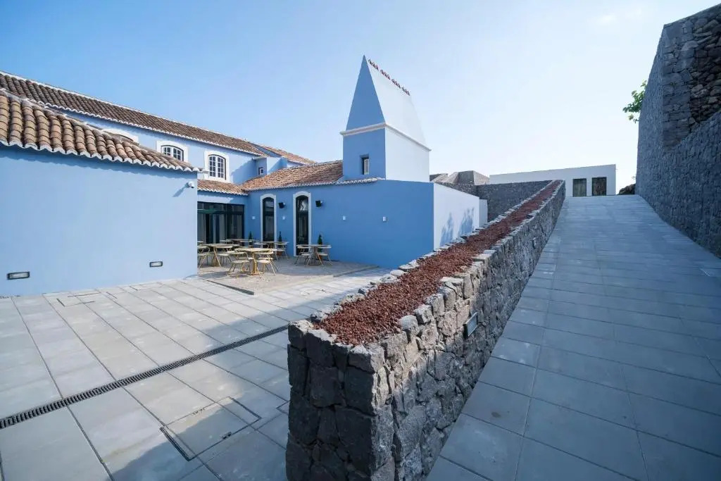 Azores Book Hotel